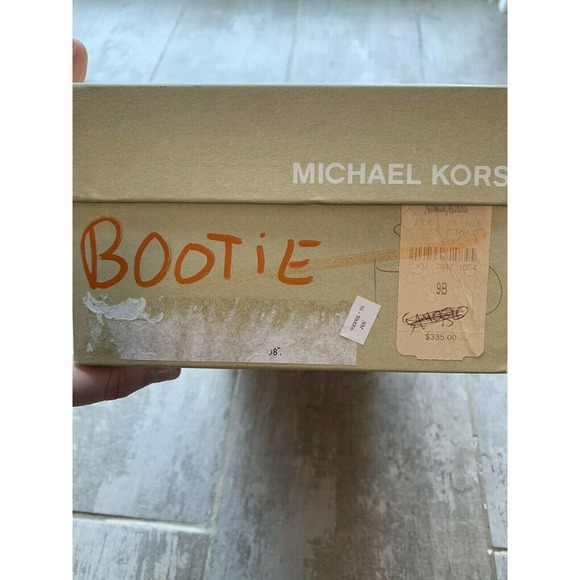 MICHAEL KORS Low Ankle Flat Brown Luggage Leather Booties Designer w/ Box 9 - Picture 2 of 11